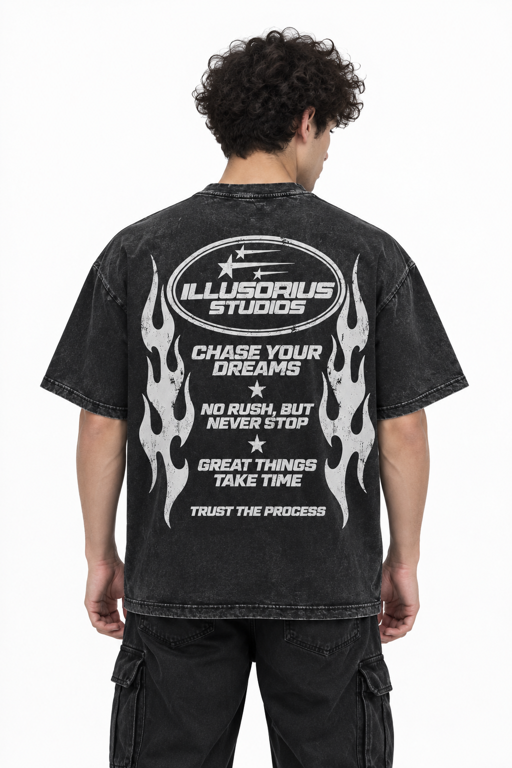 PLAYERA SEMI OVERSIZE HEAVYWEIGHT [305 GSM] NEGRA ACID WASH ILLUSORIUS STUDIOS