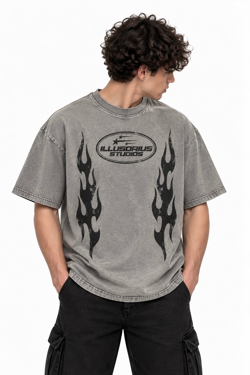 PLAYERA SEMI OVERSIZE HEAVYWEIGHT [305 GSM] GRIS ACID WASH ILLUSORIUS STUDIOS